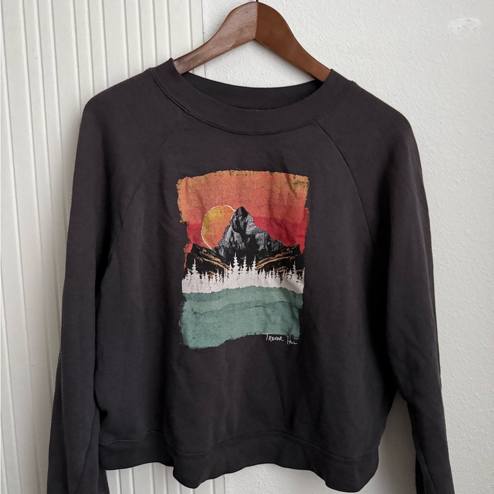 Trevor Hall Red Rocks Colorado Women’s Dark Blue Crewneck Sweatshirt